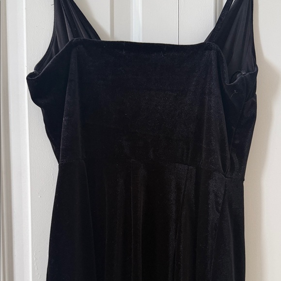 Dynamite Velvet Elegant Black Midi Dress - Picture 6 of 6